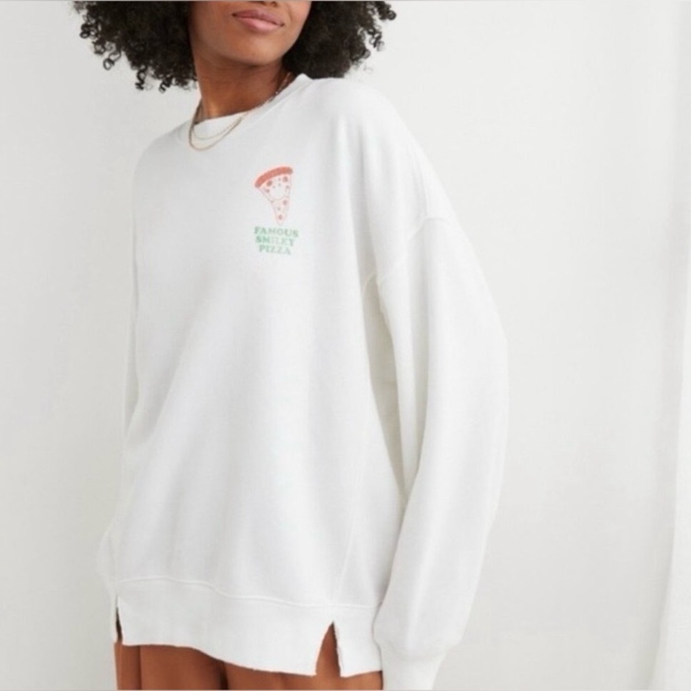 Aerie The Chill Crew Oversized Famous Smiley Pizza
Sweatshirt NWOT size medium